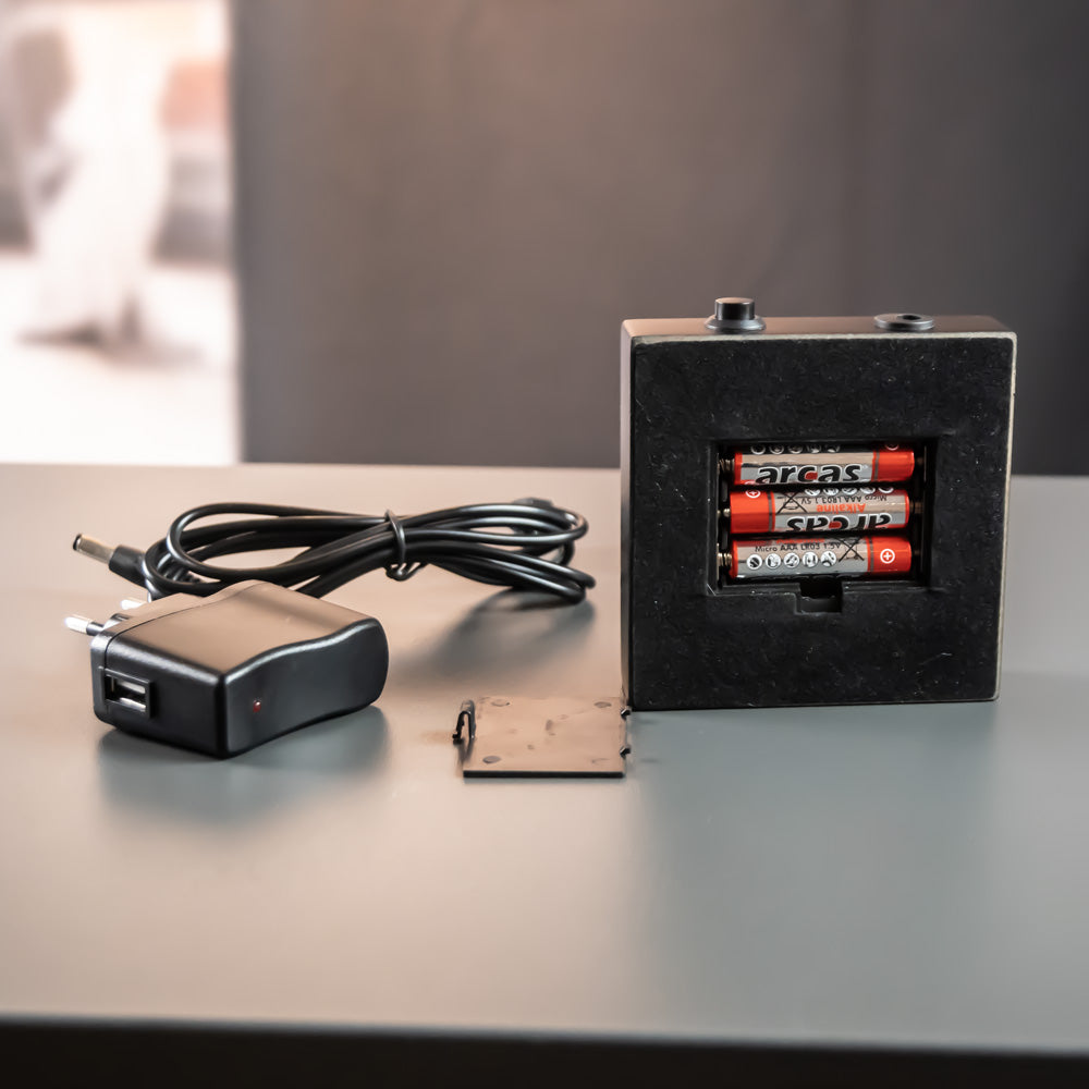 Lyxljusbas med batterier, strömadapter och batterilock