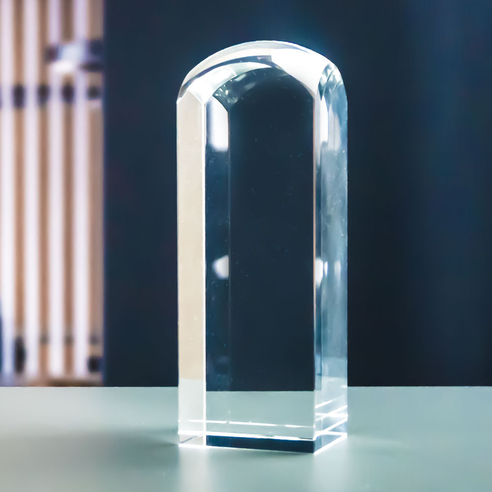 Award i kristallglas med rundad topp utan gravyr