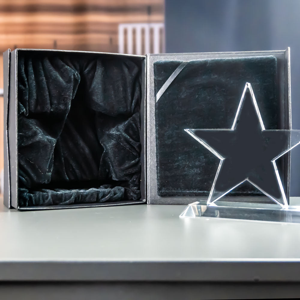 Stjärn-award i kristallglas med svart presentask