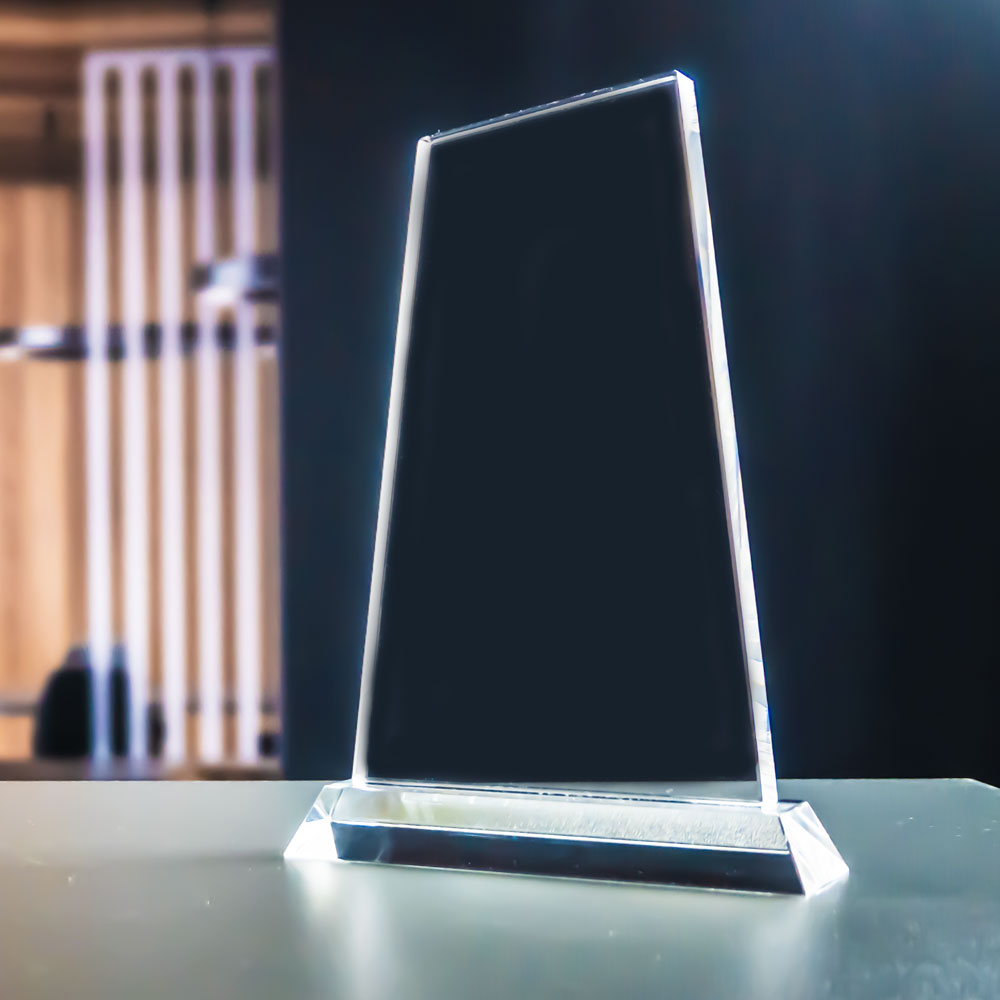 Torn-award i klart kristallglas utan gravyr
